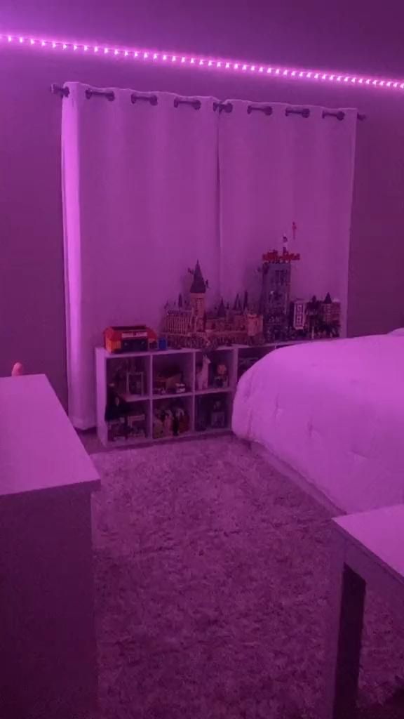 What Do the Lights on Shark Vacuums Mean? [Green, Red, Off]